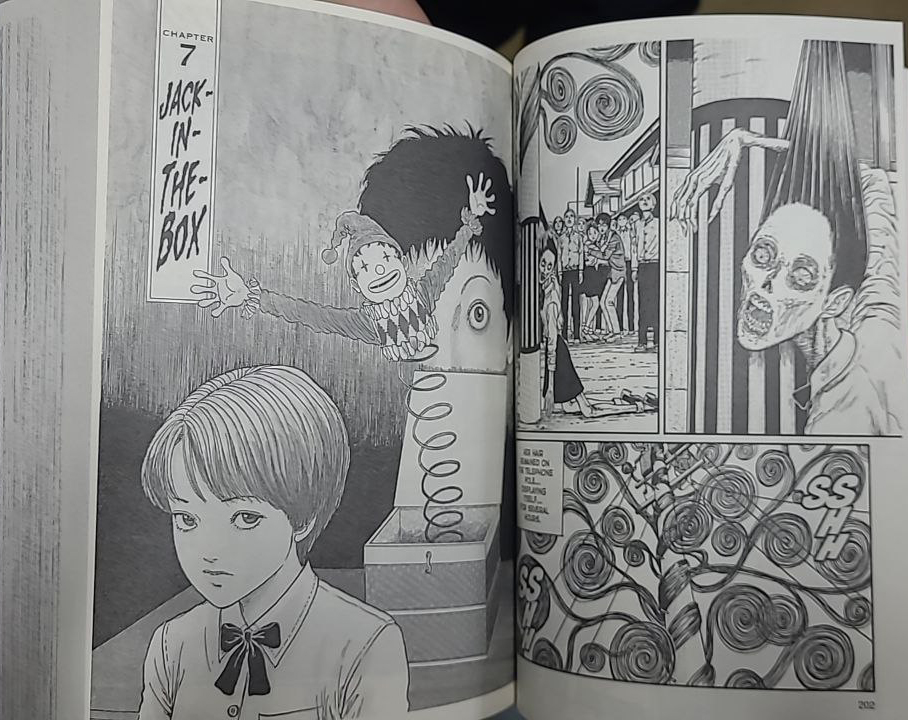کتاب Uzumaki by Junji Ito